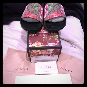 Gucci Bloom Slides